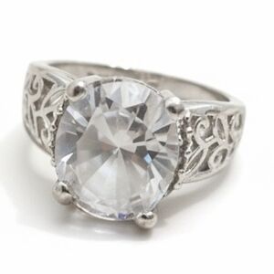 Vintage Silver (925) Ring with Clear Gemstone